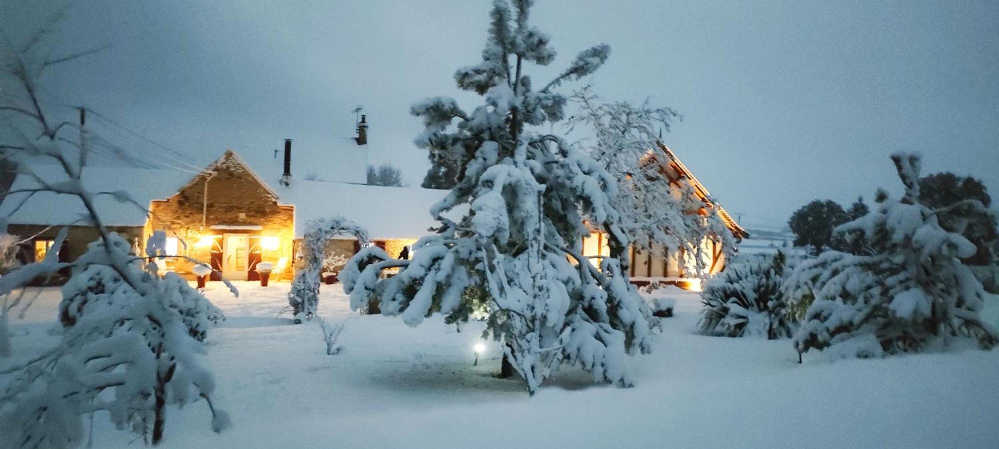 Les Lys Jolie Suite Parentale Privative Deux Adultes Avec Sdd Pertheville-Ners ภายนอก รูปภาพ