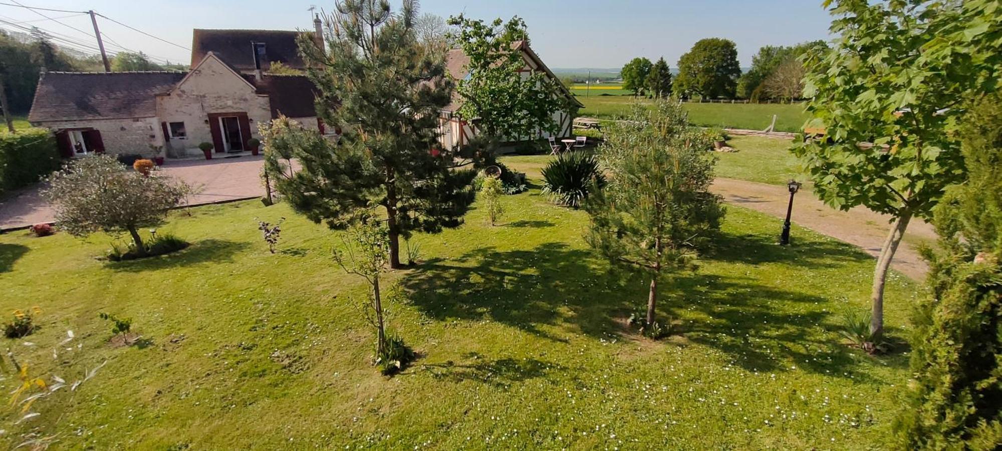Les Lys Jolie Suite Parentale Privative Deux Adultes Avec Sdd Pertheville-Ners ภายนอก รูปภาพ